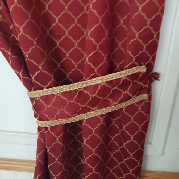 Linens N Things Curtain Panels Valances Ties 74W x 79L Wide Pocket Red Jacquard - Picture 4 of 16